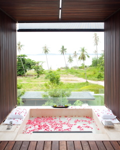 AWAY Spa - Treatment Room Outdoor Jacuzzi