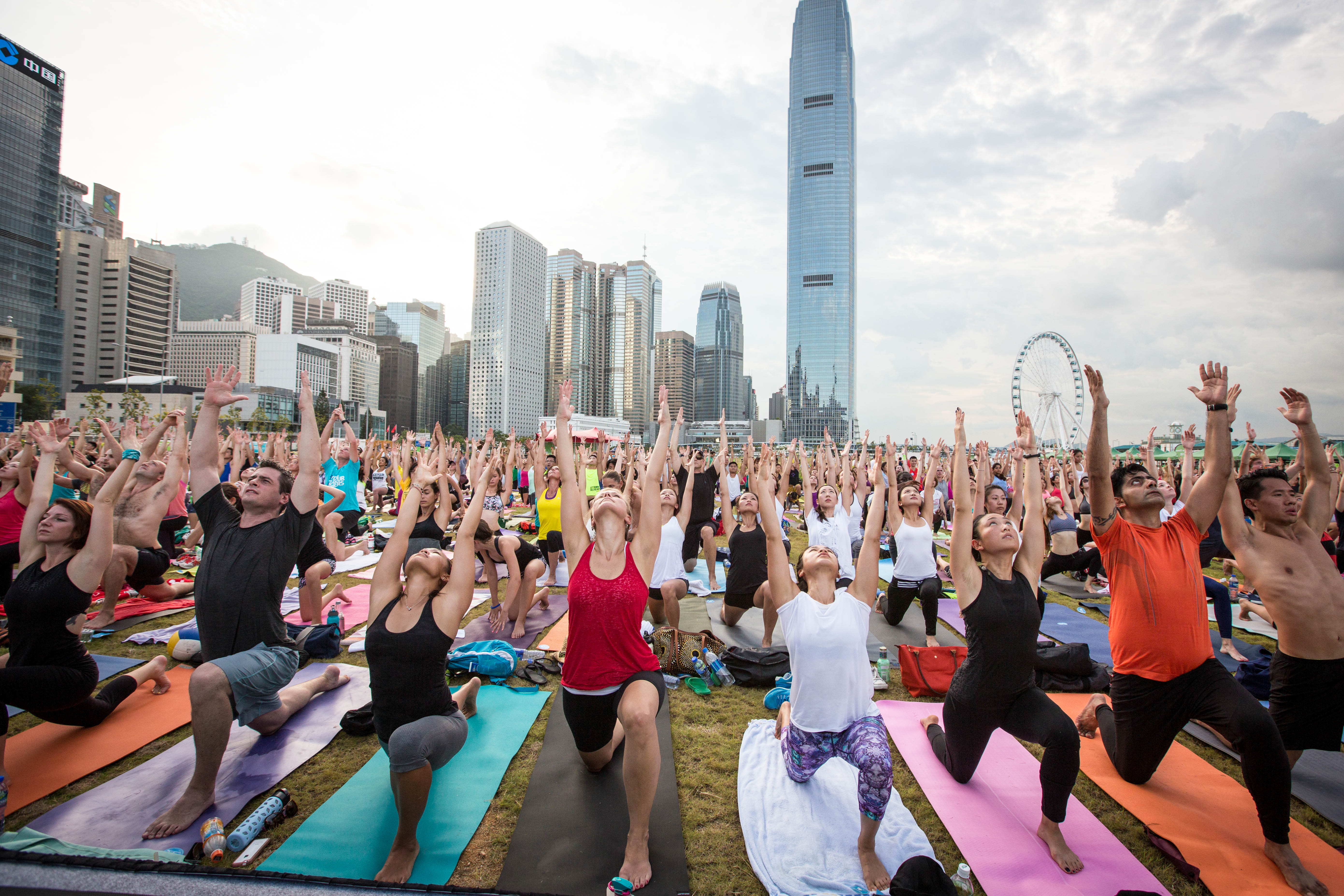 hong kongs record-breaking yoga class